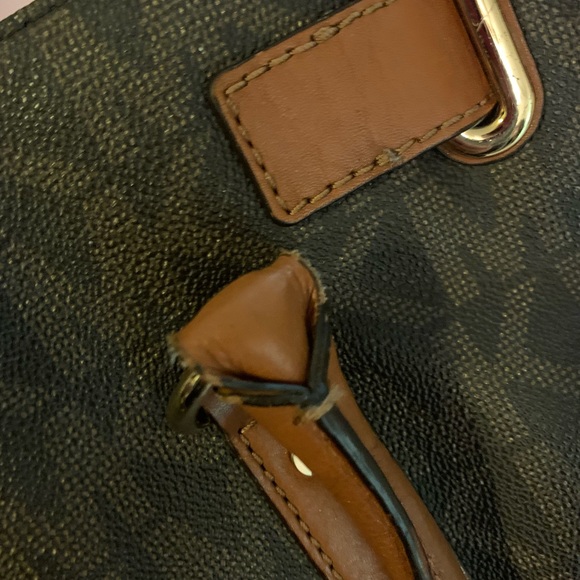 Micheal Kors purse large - Picture 4 of 7